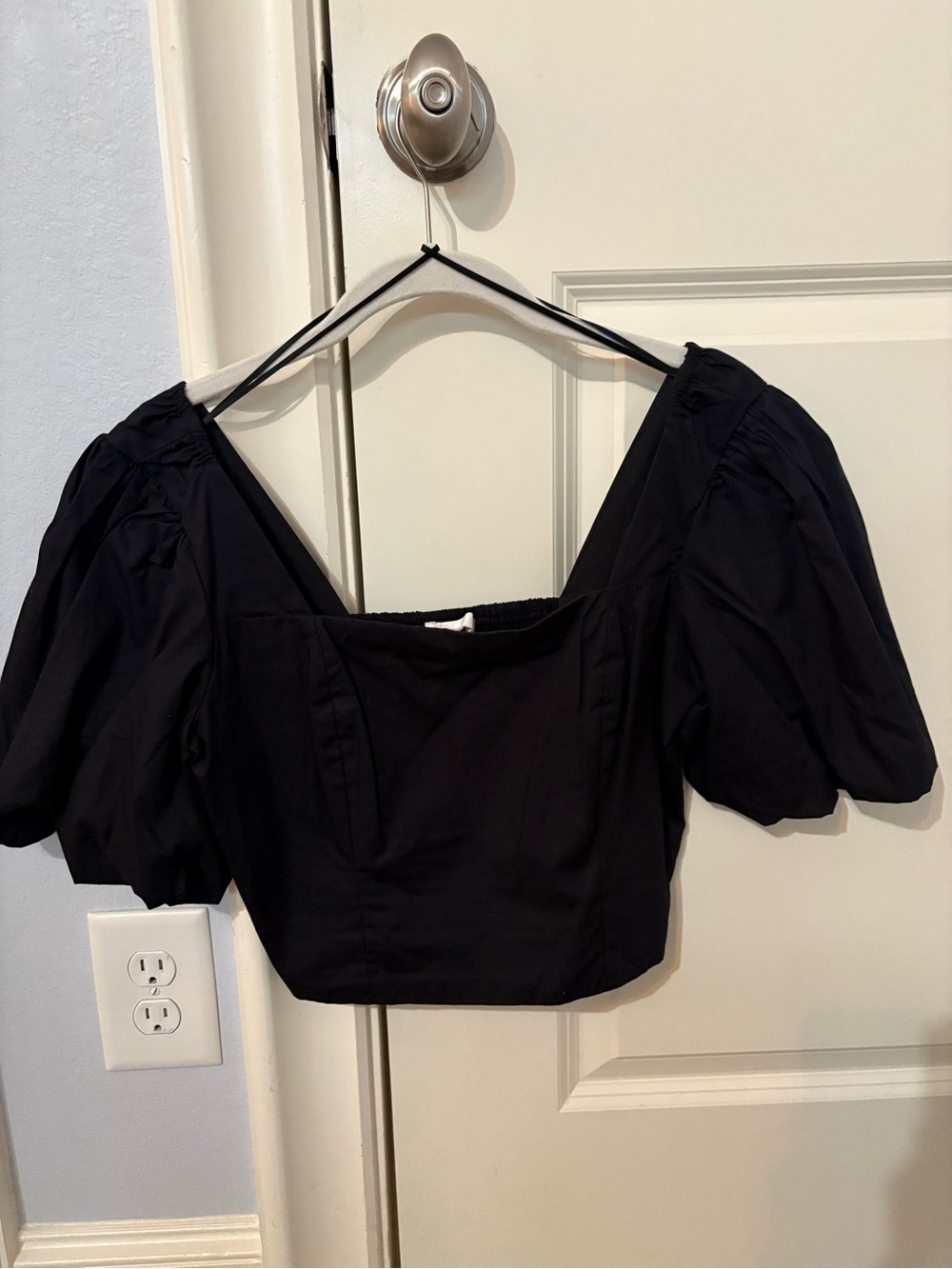Gianni Bini Black Puff-Sleeve Square Neck Crop Top